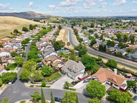 View/Area - 2812 Silver Fox Cir, Fairfield, CA 94534 photo 10 of 10