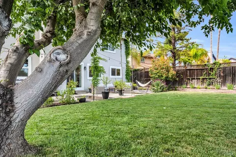Exterior - 2812 Silver Fox Cir, Fairfield, CA 94534 photo 7 of 12