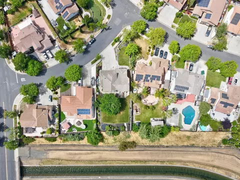 View/Area - 2812 Silver Fox Cir, Fairfield, CA 94534 photo 5 of 10