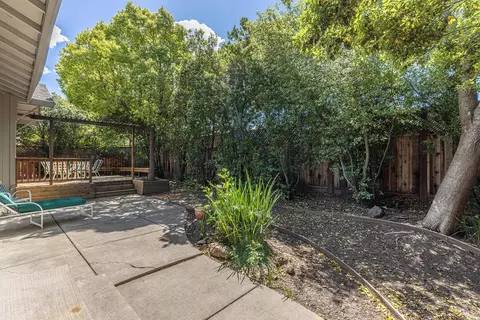 Exterior - 1179 Rochioli Dr, Windsor, CA 95492 photo 2 of 5