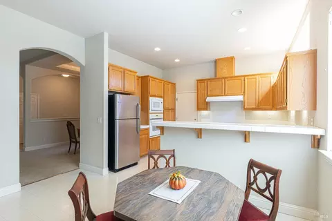 Kitchen - 1179 Rochioli Dr, Windsor, CA 95492 photo 2 of 5