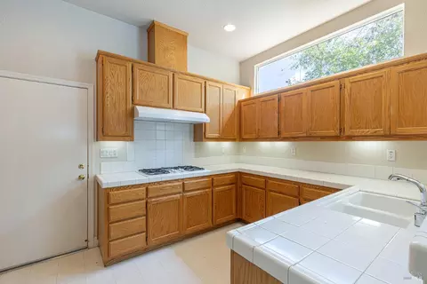 Kitchen - 1179 Rochioli Dr, Windsor, CA 95492 photo 3 of 5