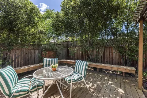 Exterior - 1179 Rochioli Dr, Windsor, CA 95492 photo 4 of 5