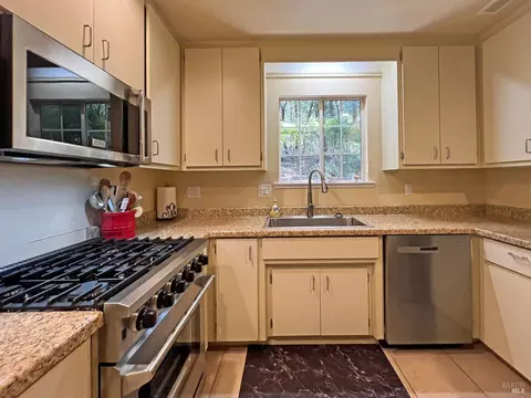 24034 Willow Ln, Willits, CA 95490 photo 6