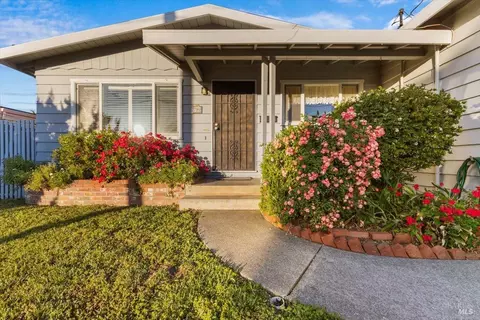 790 Rose Ln, Healdsburg, CA 95448