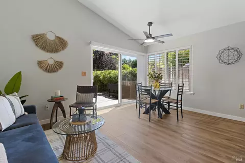 Dining - 358 Paddlewheel Dr, Vallejo, CA 94591 photo 3 of 4