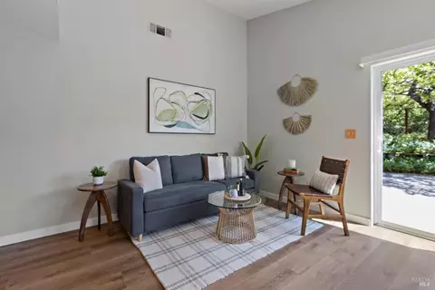 Living - 358 Paddlewheel Dr, Vallejo, CA 94591 photo 2 of 2