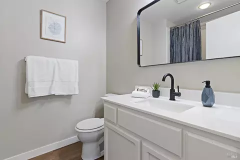 Bath - 358 Paddlewheel Dr, Vallejo, CA 94591 photo 3 of 4