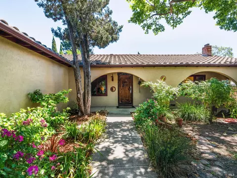 1010 Easum Dr, Napa, CA 94558