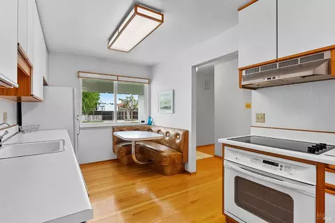 Kitchen - 607 Tobin Dr, Vallejo, CA 94589 photo 2 of 5
