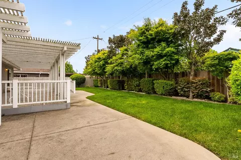 Exterior - 607 Tobin Dr, Vallejo, CA 94589 photo 8 of 10