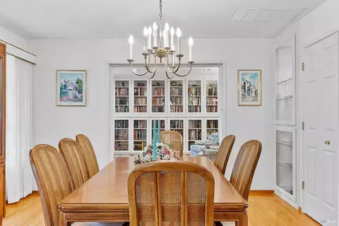 Dining - 607 Tobin Dr, Vallejo, CA 94589 photo 3 of 4