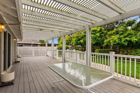 Exterior - 607 Tobin Dr, Vallejo, CA 94589 photo 6 of 10