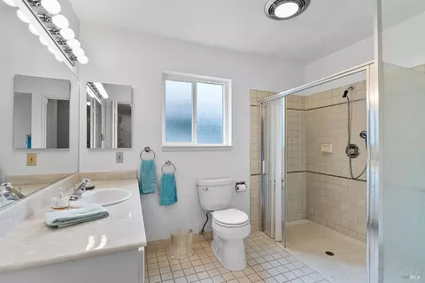Bath - 607 Tobin Dr, Vallejo, CA 94589 photo 1 of 2