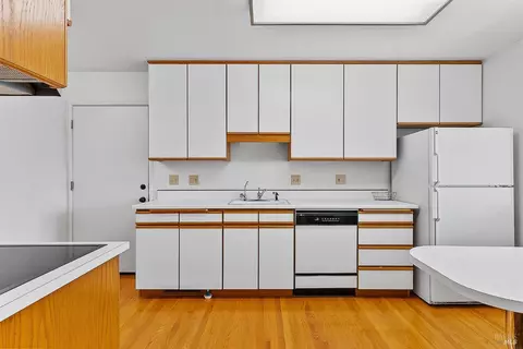 Kitchen - 607 Tobin Dr, Vallejo, CA 94589 photo 5 of 5