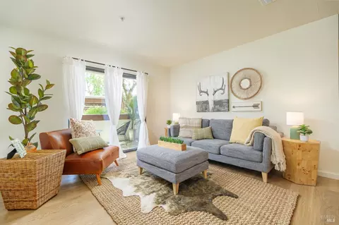 8201 Camino Colegio #17, Rohnert Park, CA 94928