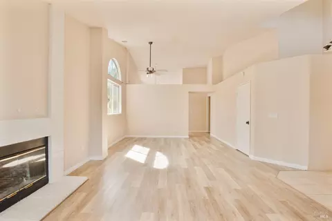 Living - 289 Longridge Dr, Vallejo, CA 94591 photo 1 of 2