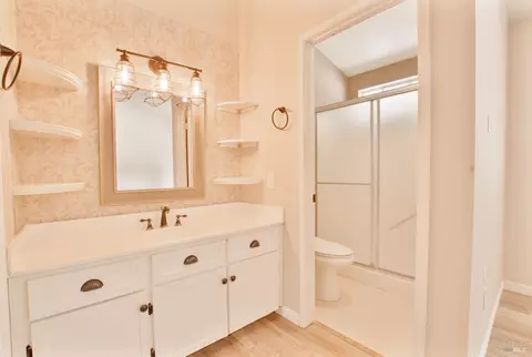 Bath - 289 Longridge Dr, Vallejo, CA 94591 photo 4 of 4