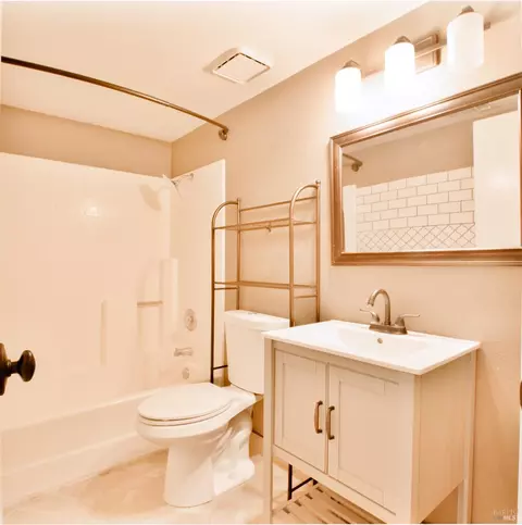 Bath - 289 Longridge Dr, Vallejo, CA 94591 photo 1 of 4