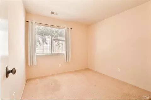 Bedroom - 289 Longridge Dr, Vallejo, CA 94591 photo 4 of 4