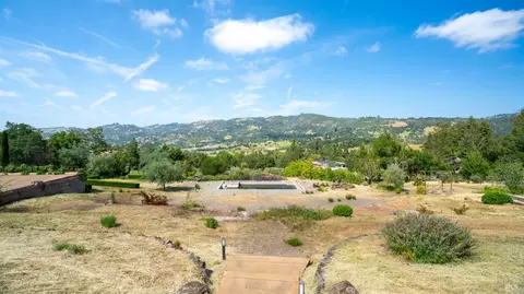 195 Meadowcroft Way, Santa Rosa, CA 95403
