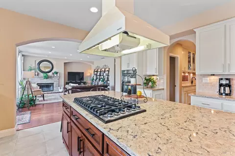 Kitchen - 1261 Landmark Dr, Vallejo, CA 94591 photo 3 of 4