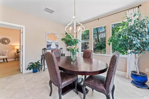 Dining - 1261 Landmark Dr, Vallejo, CA 94591 photo 4 of 7