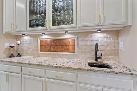 Kitchen - 1261 Landmark Dr, Vallejo, CA 94591 photo 4 of 4