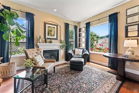 Living - 1261 Landmark Dr, Vallejo, CA 94591 photo 2 of 6