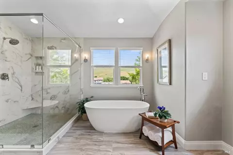 Bath - 1261 Landmark Dr, Vallejo, CA 94591 photo 5 of 8