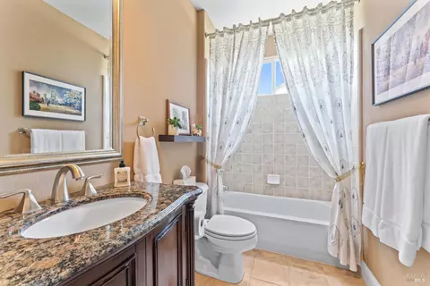 Bath - 1261 Landmark Dr, Vallejo, CA 94591 photo 1 of 8