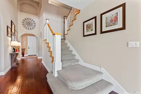 Entry Way - 1261 Landmark Dr, Vallejo, CA 94591 photo 2 of 6
