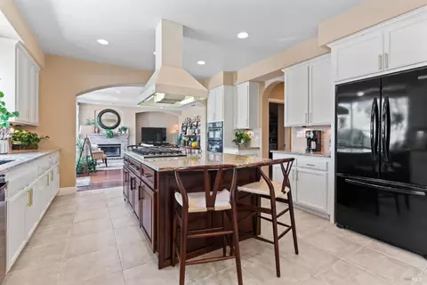 Kitchen - 1261 Landmark Dr, Vallejo, CA 94591 photo 2 of 4