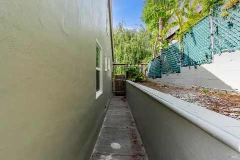 Exterior - 33 Romine Way, Vallejo, CA 94591 photo 15 of 27