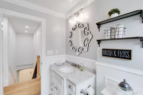 Bath - 33 Romine Way, Vallejo, CA 94591 photo 1 of 5