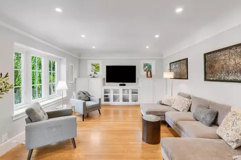 Living - 33 Romine Way, Vallejo, CA 94591 photo 1 of 4