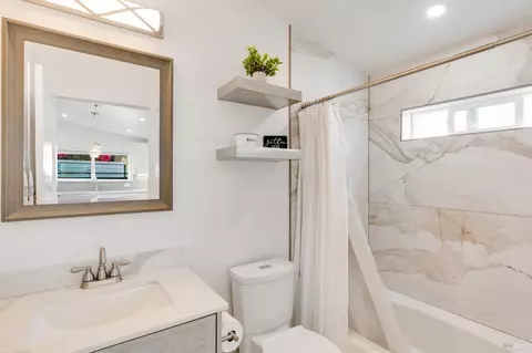 Bath - 33 Romine Way, Vallejo, CA 94591 photo 5 of 5