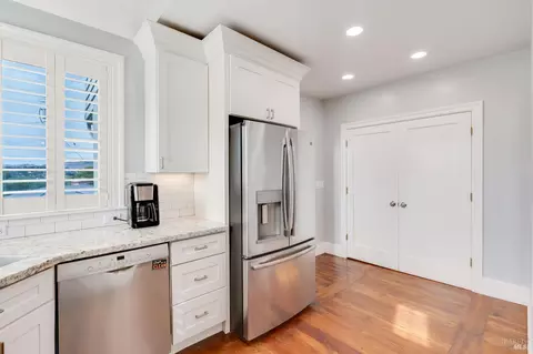 Kitchen - 33 Romine Way, Vallejo, CA 94591 photo 5 of 12