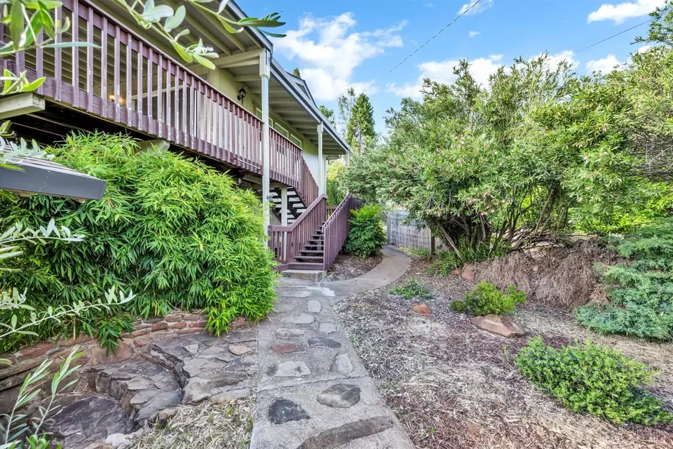Exterior - 18528 N Shore Dr, Hidden Valley Lake, CA 95467 photo 6 of 20