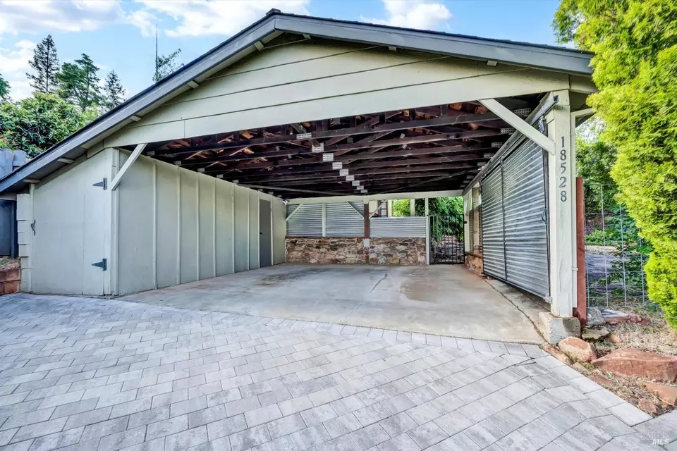 Exterior - 18528 N Shore Dr, Hidden Valley Lake, CA 95467 photo 3 of 20