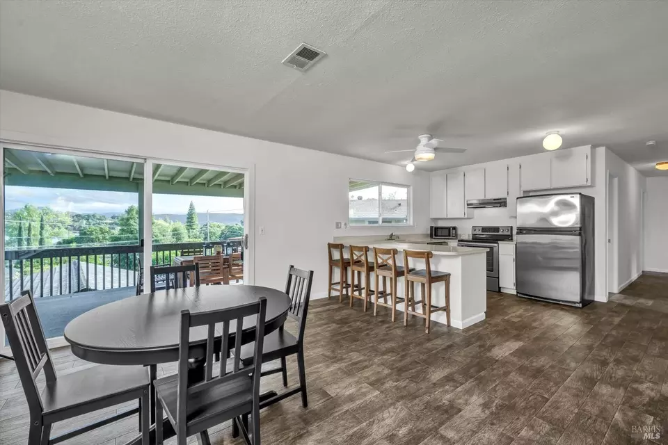 Dining - 18528 N Shore Dr, Hidden Valley Lake, CA 95467 photo 1 of 2