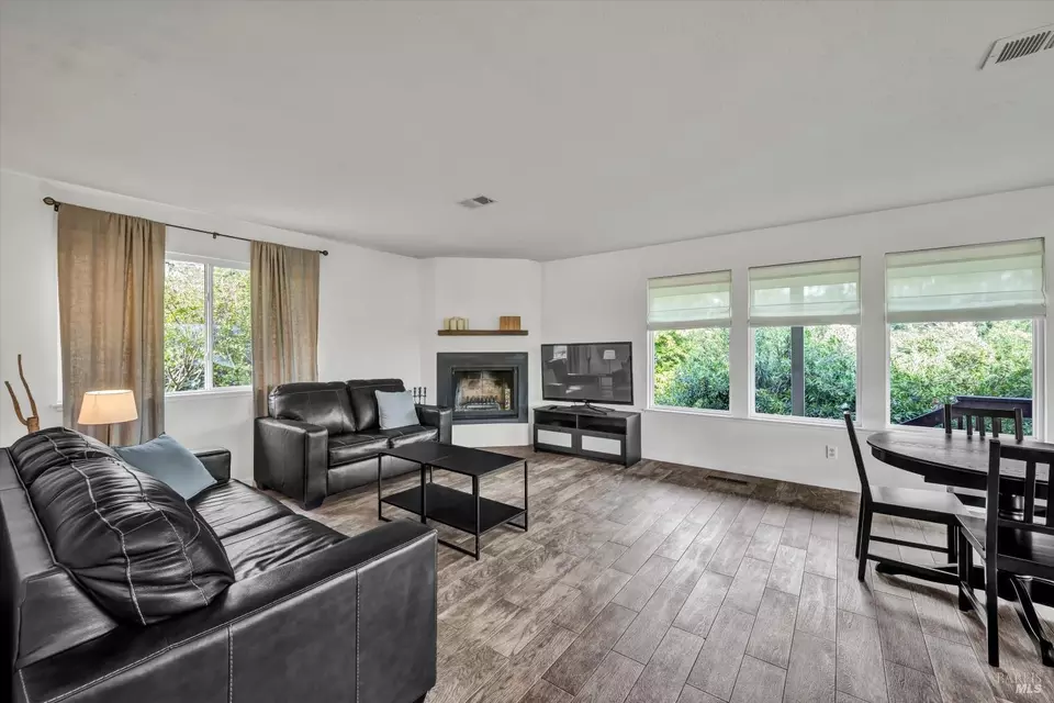 Living - 18528 N Shore Dr, Hidden Valley Lake, CA 95467 photo 1 of 3