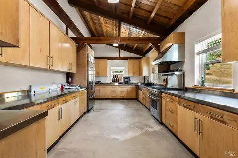 Kitchen - 2371 Mcnab Ranch Rd, Ukiah, CA 95482 photo 4 of 4