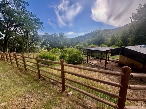 Exterior - 2371 Mcnab Ranch Rd, Ukiah, CA 95482 photo 12 of 22