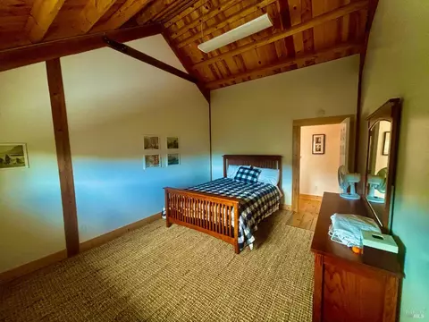Bedroom - 2371 Mcnab Ranch Rd, Ukiah, CA 95482 photo 2 of 4