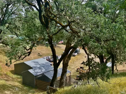Exterior - 2371 Mcnab Ranch Rd, Ukiah, CA 95482 photo 4 of 22