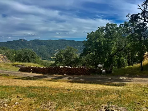 Exterior - 2371 Mcnab Ranch Rd, Ukiah, CA 95482 photo 7 of 22