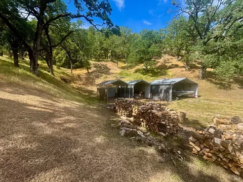 Exterior - 2371 Mcnab Ranch Rd, Ukiah, CA 95482 photo 6 of 22