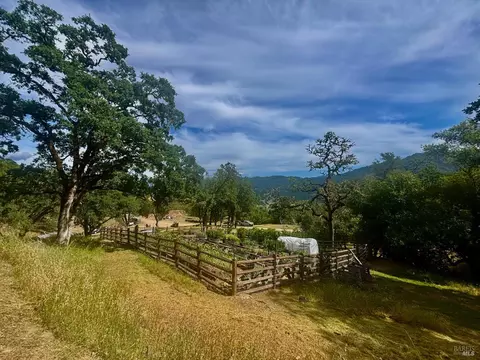 Exterior - 2371 Mcnab Ranch Rd, Ukiah, CA 95482 photo 5 of 22