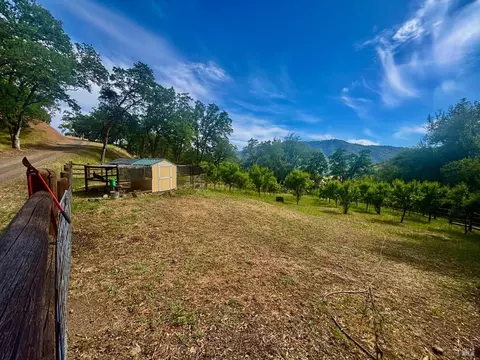Exterior - 2371 Mcnab Ranch Rd, Ukiah, CA 95482 photo 10 of 22